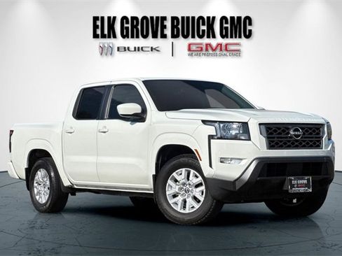 Used 2024 Nissan Frontier SV w/ SV Convenience Package image 2