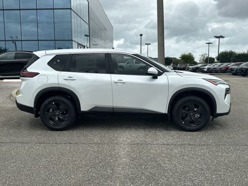 New 2026 Nissan Rogue SV FWD image 5