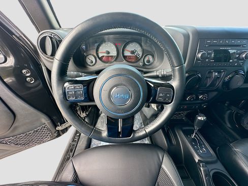 Used 2017 Jeep Wrangler Sahara image 20