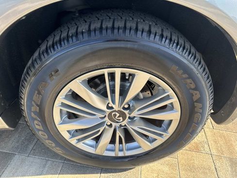 Used 2018 INFINITI QX80 Base w/ Driver Assistance Package image 36