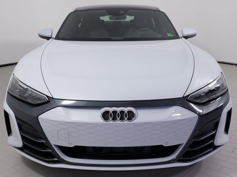 Used 2023 Audi e-tron GT Premium Plus image 6