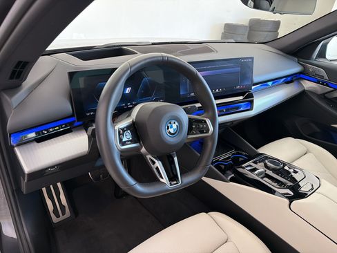 Used 2024 BMW i5 eDrive40i w/ M Sport Package RWD image 4