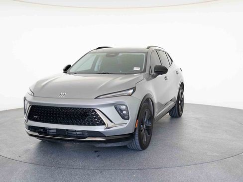 Used 2024 Buick Envision Sport Touring image 4