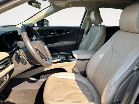 Used 2023 Lincoln Nautilus Reserve AWD/4WD image 9