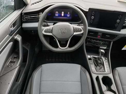 New 2026 Volkswagen Jetta SE FWD image 10