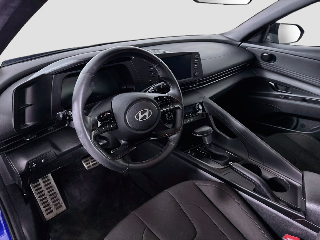 Used 2025 Hyundai Elantra Sport FWD image 9