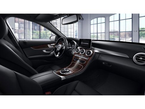 Used 2018 Mercedes-Benz C 300 4MATIC Sedan image 3