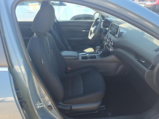 Used 2024 Nissan Sentra SV FWD image 7