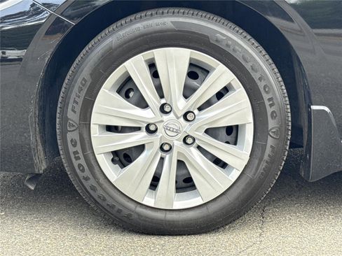 Used 2025 Nissan Sentra S FWD image 29