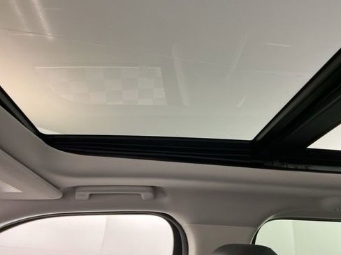 Used 2025 Ford Expedition Platinum image 23