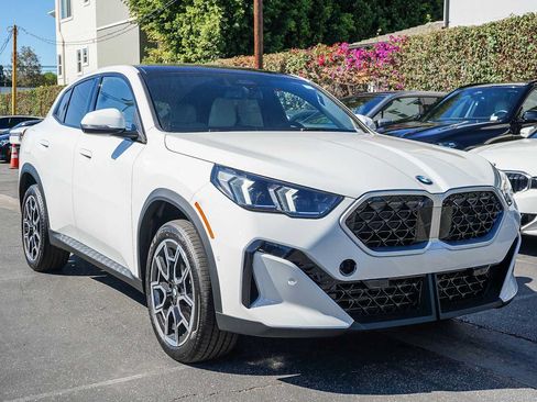 New 2026 BMW X2 xDrive28i w/ Technology Package AWD/4WD image 4