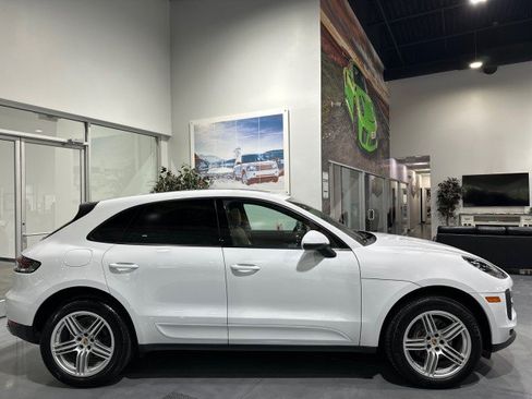 Used 2019 Porsche Macan AWD/4WD image 26