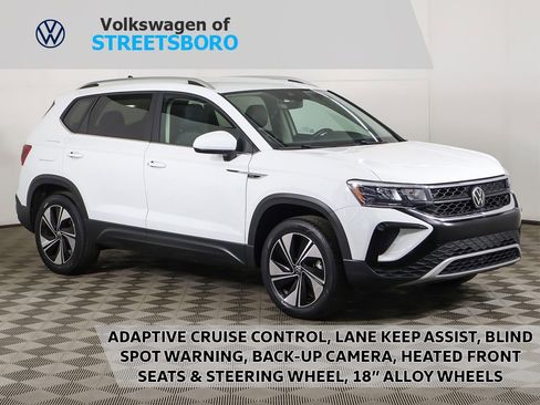 Used 2024 Volkswagen Taos SE AWD/4WD image 1
