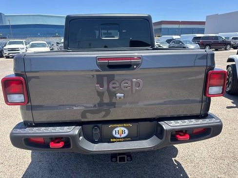 Used 2022 Jeep Gladiator Rubicon AWD/4WD image 6