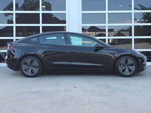 Used 2021 Tesla Model 3 Standard Range Plus RWD image 3