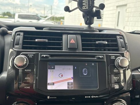 Used 2017 Toyota 4Runner TRD Off-Road Premium AWD/4WD image 13
