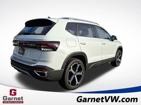 Used 2025 Volkswagen Taos SEL image 7