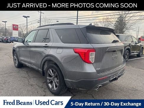 Used 2022 Ford Explorer XLT w/ Equipment Group 202A image 6