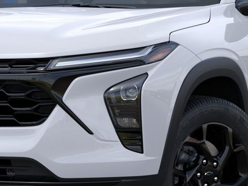 New 2026 Chevrolet Trax LT w/ Driver Confidence Package FWD image 40