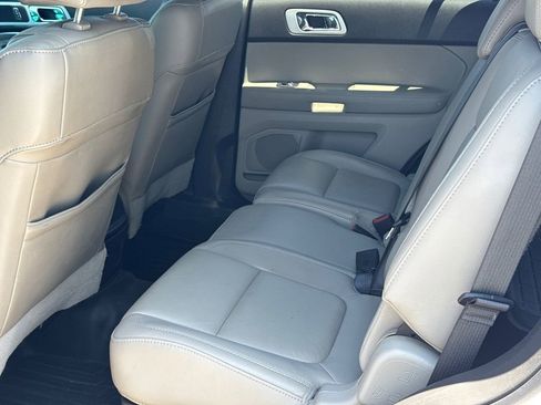 Used 2014 Ford Explorer XLT w/ Equipment Group 202A FWD image 20