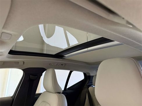 Used 2025 Volvo XC40 B5 Plus w/ Protection Package Premier image 22