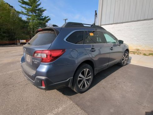 Used 2018 Subaru Outback 3.6R Limited image 3