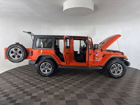 Used 2018 Jeep Wrangler Unlimited Sahara image 19