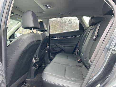 Used 2022 Kia Seltos SX w/ Sunroof Package image 5