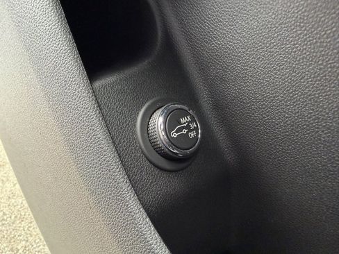 Used 2020 Cadillac XT4 Premium Luxury image 17