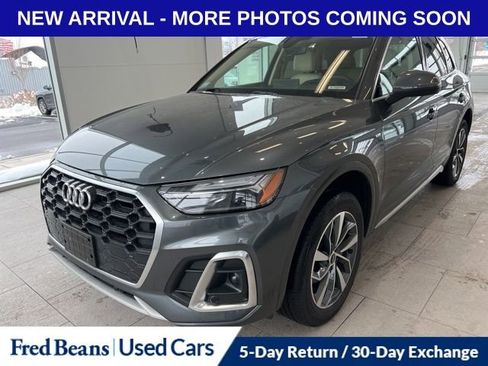 Used 2023 Audi Q5 2.0T Premium w/ Convenience Package image 2