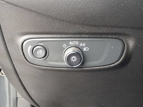 Used 2021 Chevrolet Equinox LS FWD image 4