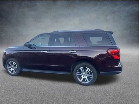 Used 2024 Ford Expedition Limited image 11