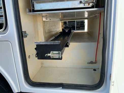 Used 2013 Ford F450 XL w/ Snow Plow Prep Pkg image 30