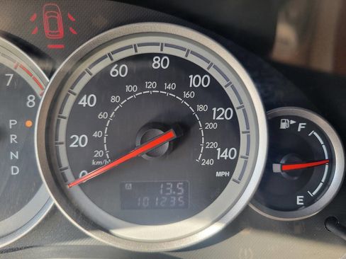 Used 2005 Subaru Outback 3.0R L.L. Bean image 28