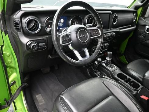 Used 2019 Jeep Wrangler Unlimited Sahara AWD/4WD image 20