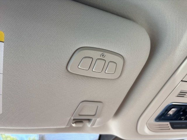 New 2026 Lincoln Nautilus Premier AWD/4WD image 30