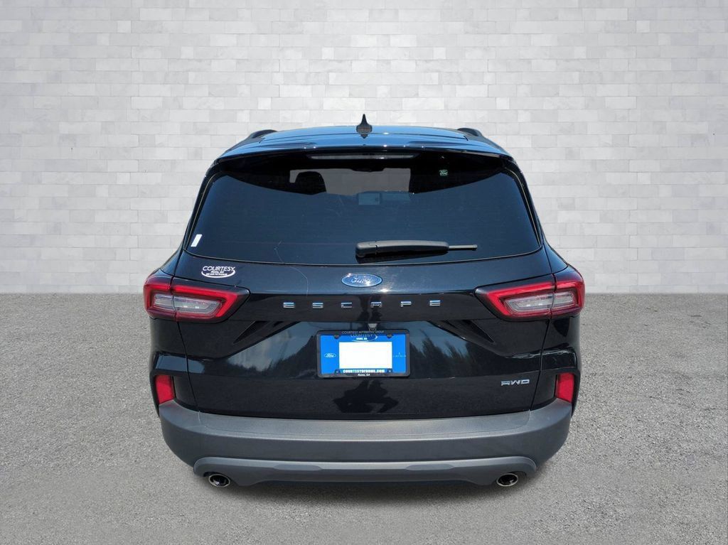 Certified 2025 Ford Escape ST-Line Select AWD/4WD image 6
