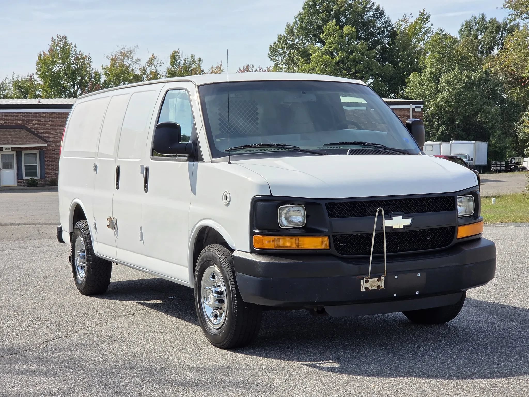 Used 2016 Chevrolet Express 3500 RWD image 3