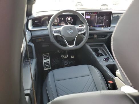 New 2026 Volkswagen Tiguan SE R-Line image 11