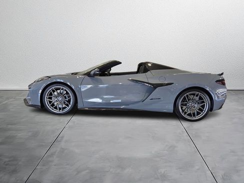 Used 2025 Chevrolet Corvette Z06 image 3