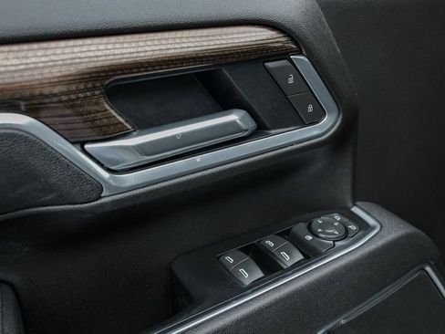 Used 2025 Chevrolet Silverado 2500 LT w/ Convenience Package image 15