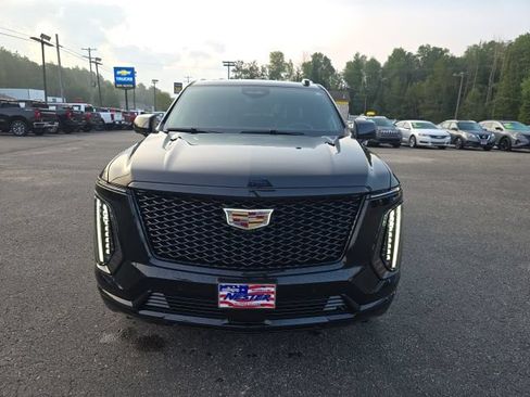 Used 2025 Cadillac Escalade Sport Platinum AWD/4WD image 4