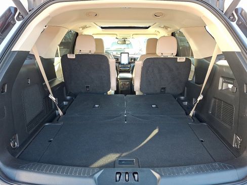 Certified 2022 Ford Explorer Limited w/ Limited Technology Package image 30