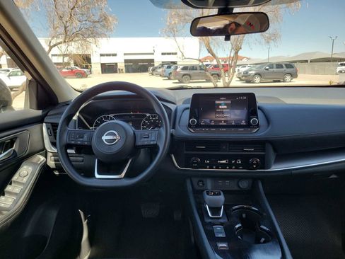 Used 2024 Nissan Rogue SV FWD image 14