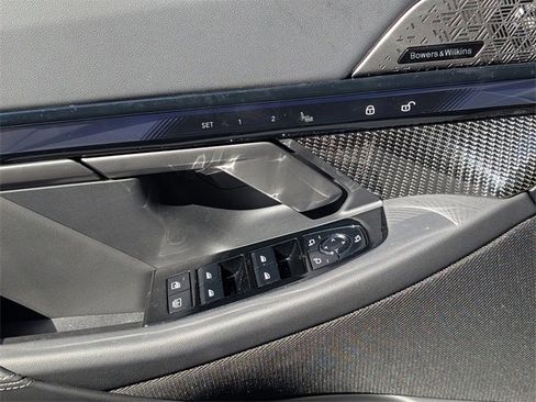 Used 2026 BMW M5 w/ Executive Package image 25