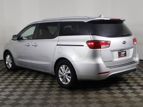 Used 2016 Kia Sedona LX image 6