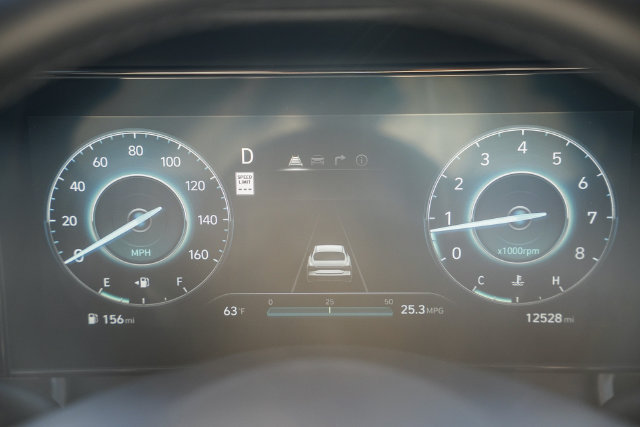 Certified 2025 Hyundai Elantra SEL FWD image 23