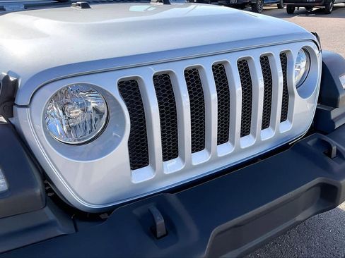 Used 2023 Jeep Wrangler Sport image 28