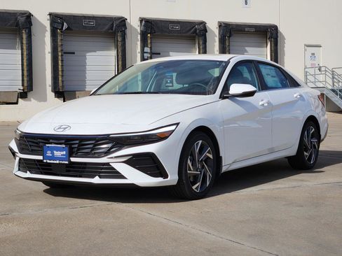 New 2026 Hyundai Elantra Limited image 2