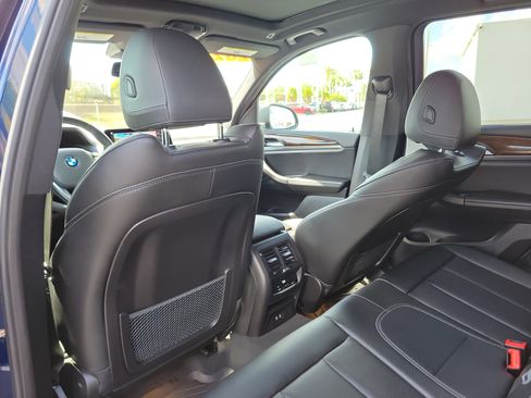 Certified 2024 BMW X3 sDrive30i w/ Convenience Package RWD image 12